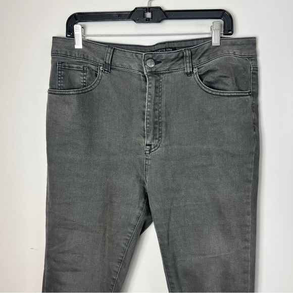 Elliot & Vine Gray Denim High Rise Ankle Cropped Jeans with Frayed Hem women  12 - Picture 2 of 13